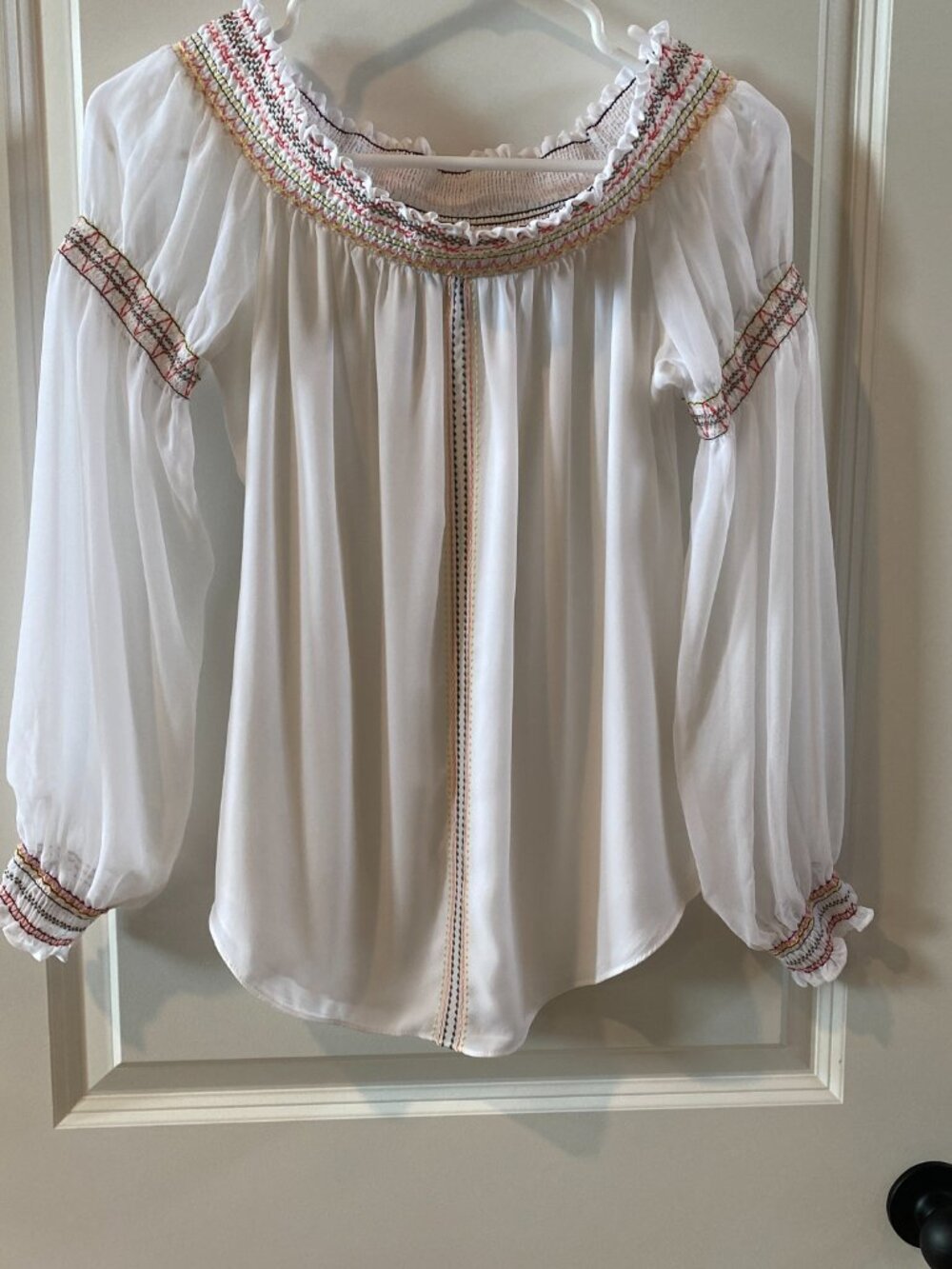 WHBM White Off Shoulder Smocked Peasant Top Size Medium - Picture 4 of 9